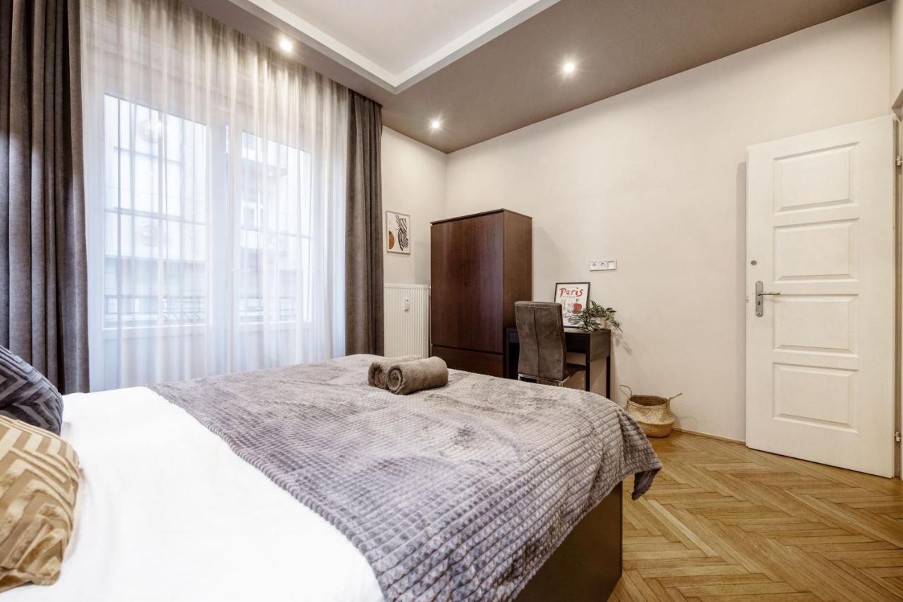 Chill On The Screened Balcony-Budapest Most Historic Landmarks Ngoại thất bức ảnh
